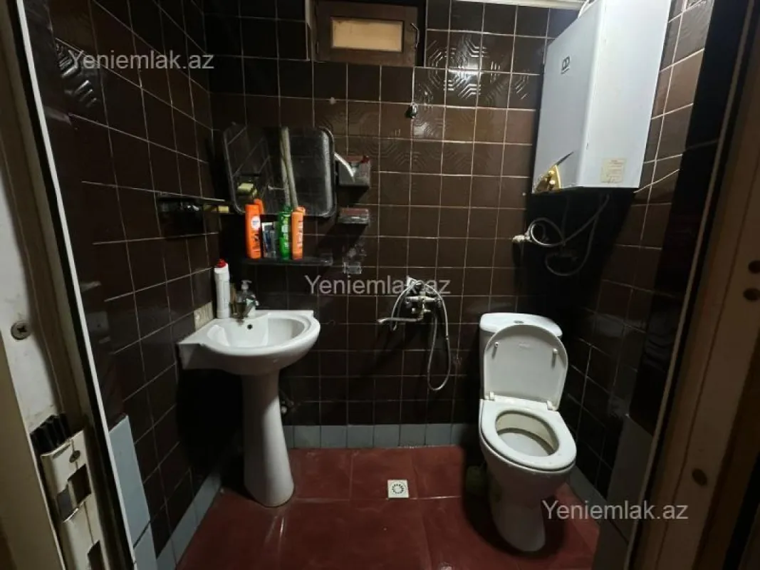 Satılır 2 otaqlı köhnə tikili 60 m²