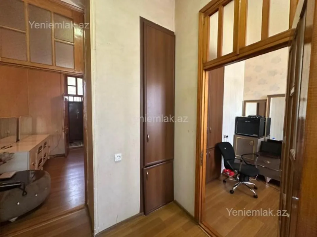 Satılır 2 otaqlı köhnə tikili 60 m²
