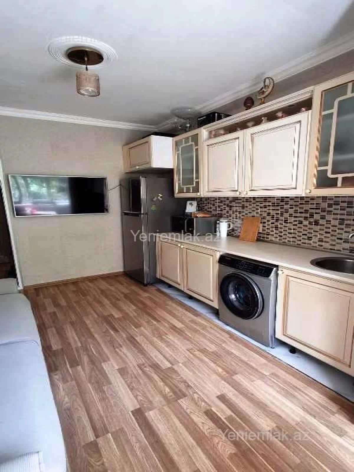 Satılır 2 otaqlı köhnə tikili 65 m²