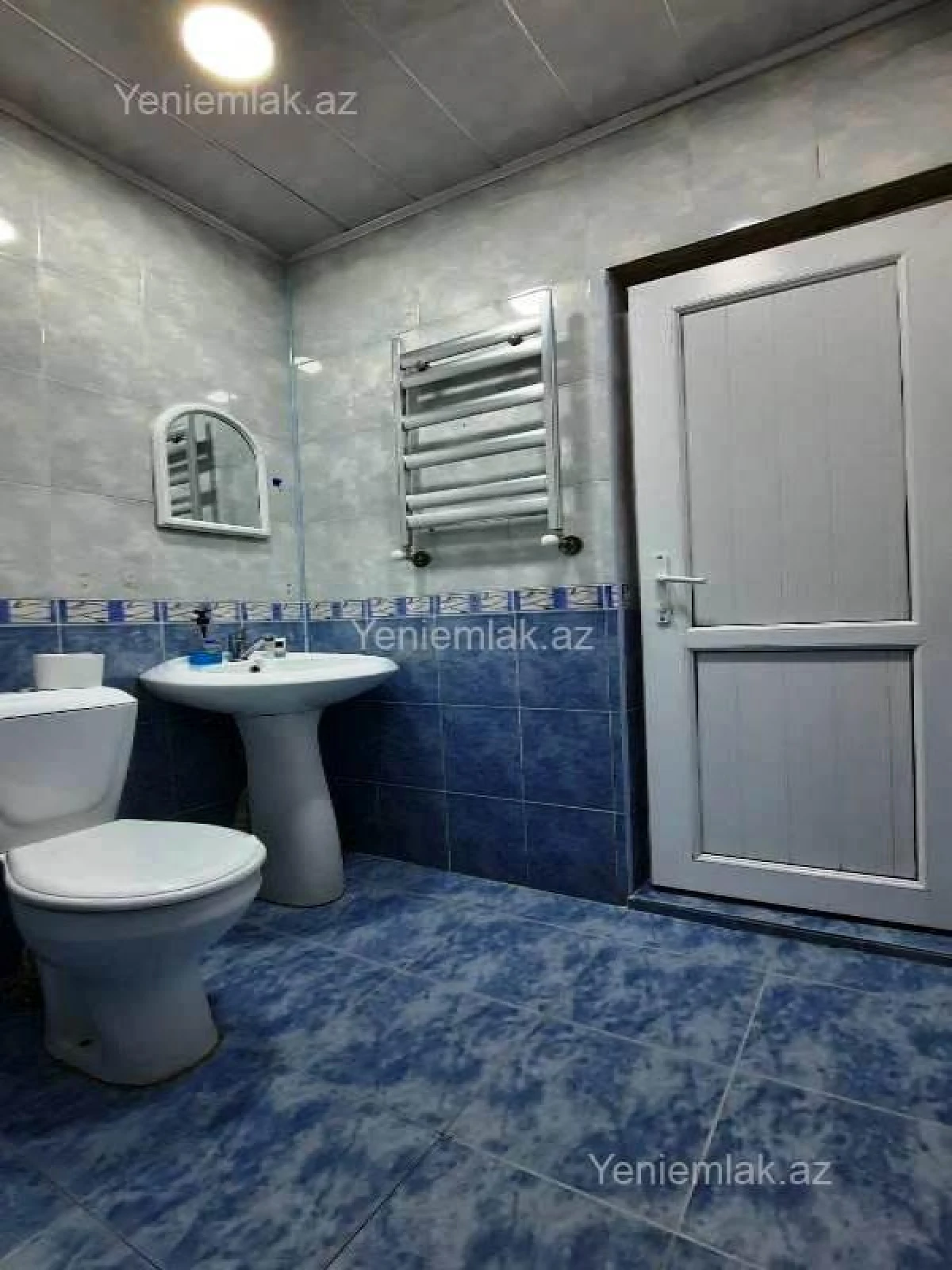 Satılır 2 otaqlı köhnə tikili 65 m²