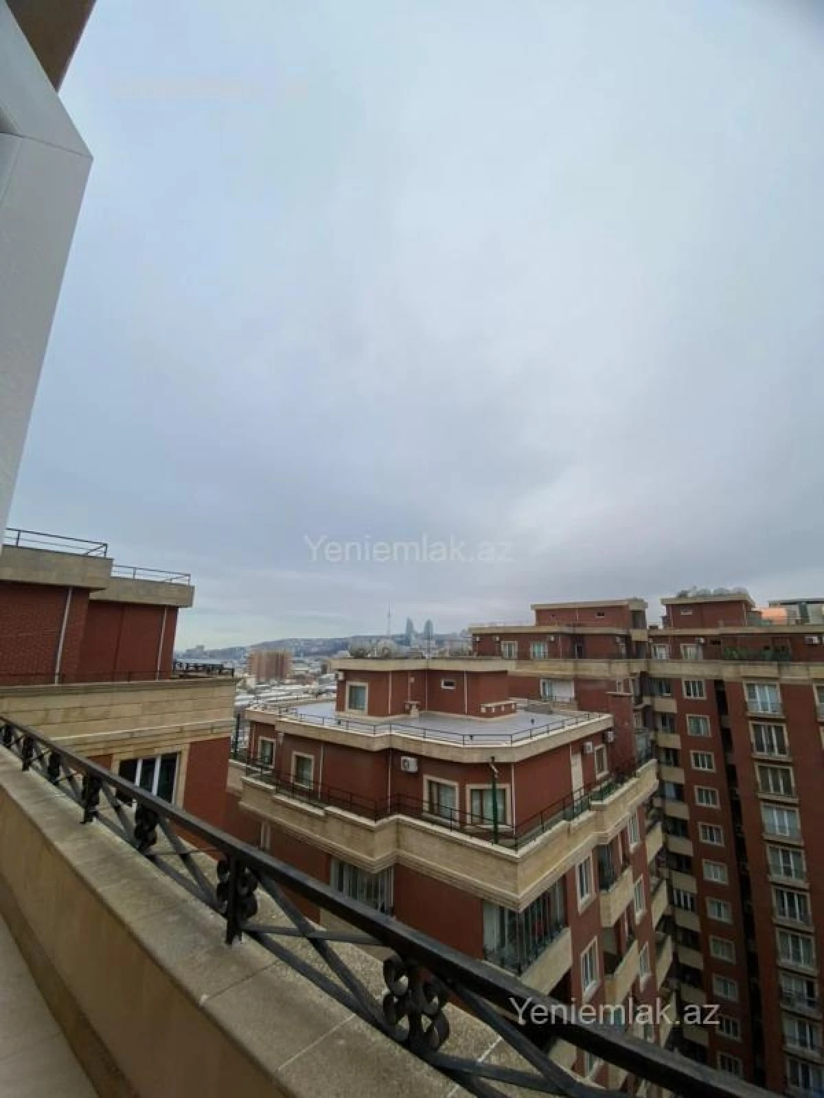 Satılır 6 otaqlı yeni tikili 290 m²