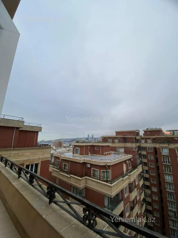Satılır 6 otaqlı yeni tikili 290 m²