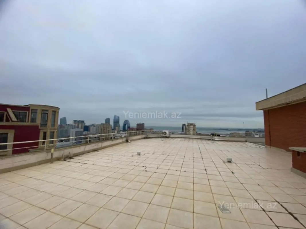 Satılır 6 otaqlı yeni tikili 290 m²