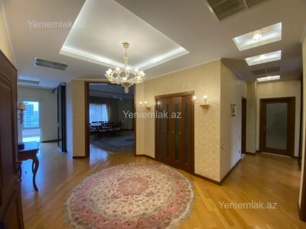 Satılır 6 otaqlı yeni tikili 290 m²