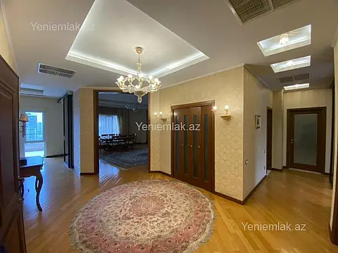 Satılır 6 otaqlı yeni tikili 290 m²