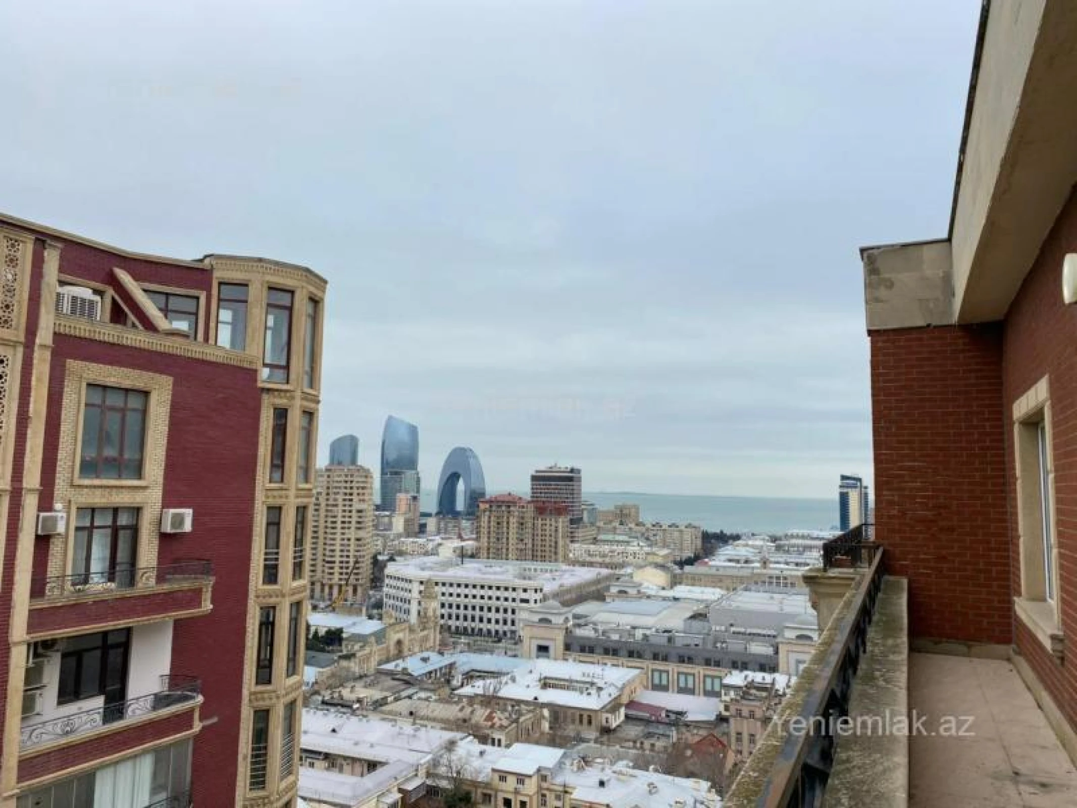 Satılır 6 otaqlı yeni tikili 290 m²