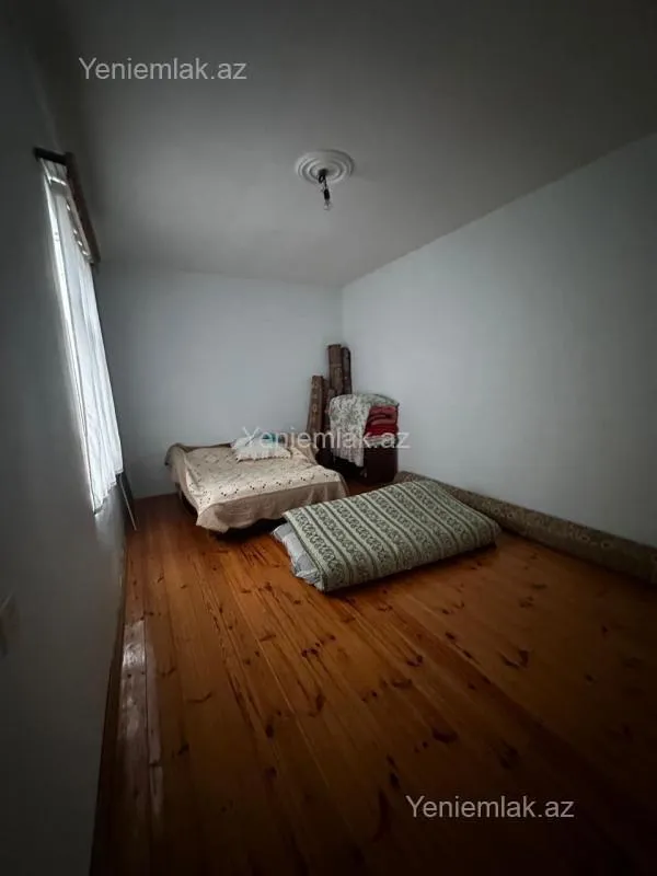 Satılır 4 otaqlı həyət evi 160 m²