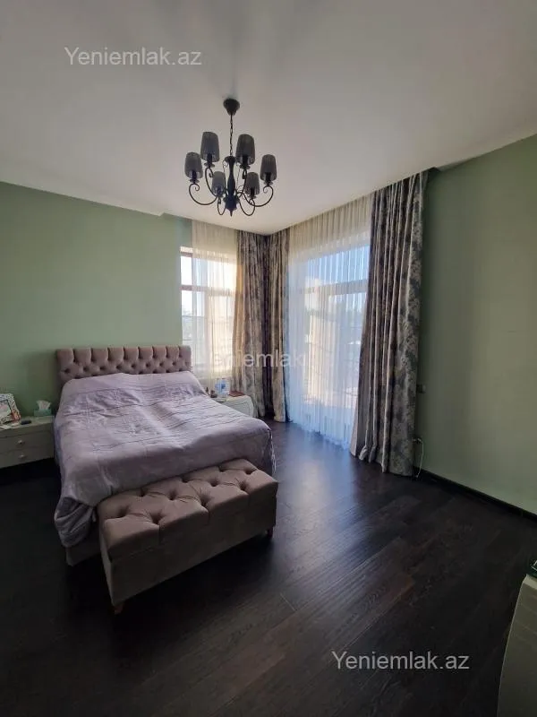 Satılır 4 otaqlı həyət evi 200 m²