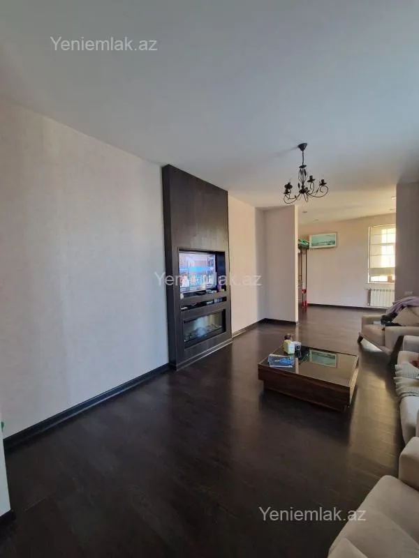 Satılır 4 otaqlı həyət evi 200 m²