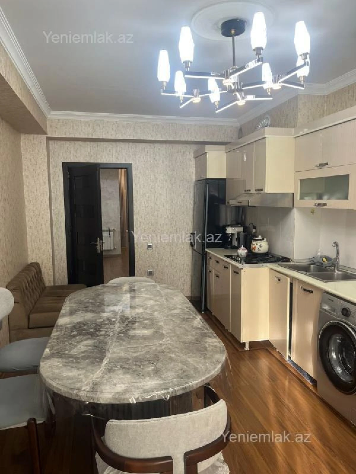 Satılır 4 otaqlı yeni tikili 145 m²