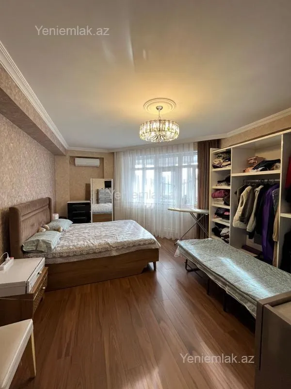 Satılır 4 otaqlı yeni tikili 145 m²