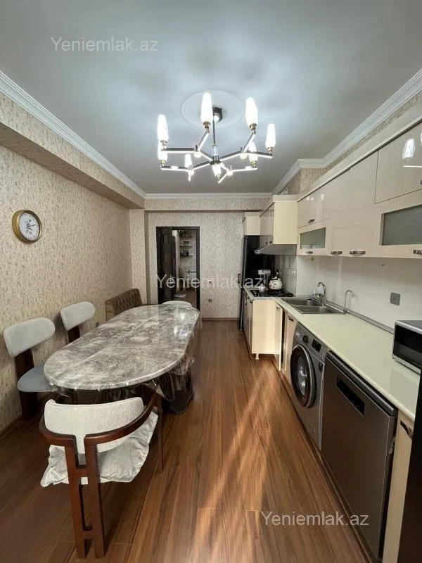 Satılır 4 otaqlı yeni tikili 145 m²