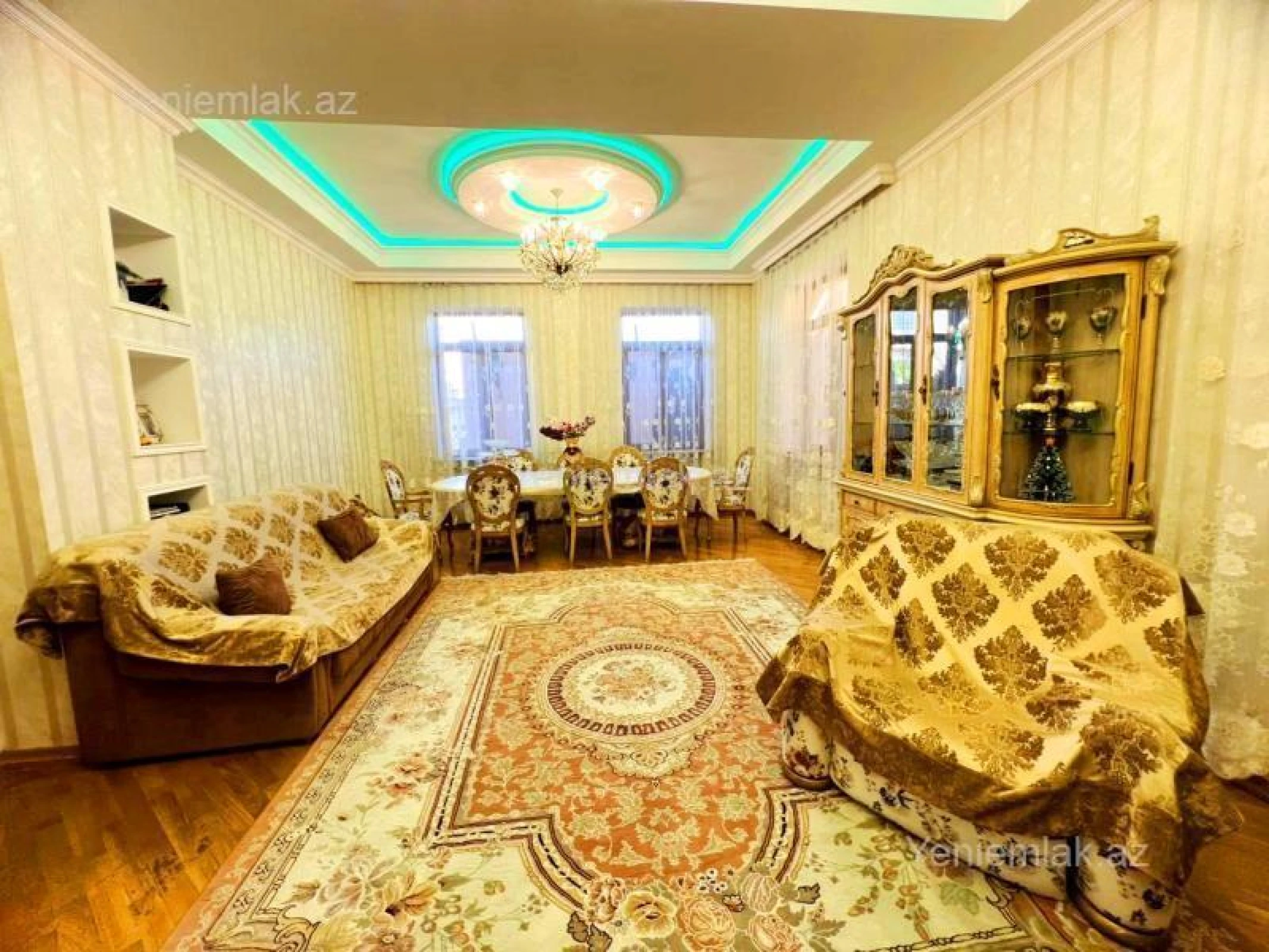 Satılır 7 otaqlı həyət evi 500 m²