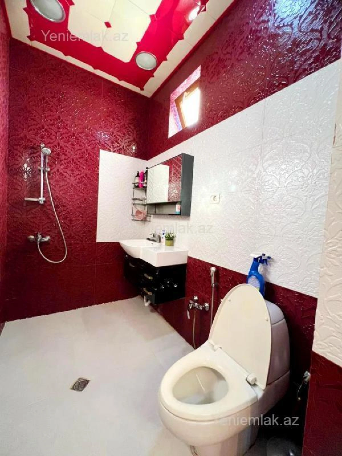 Satılır 7 otaqlı həyət evi 500 m²