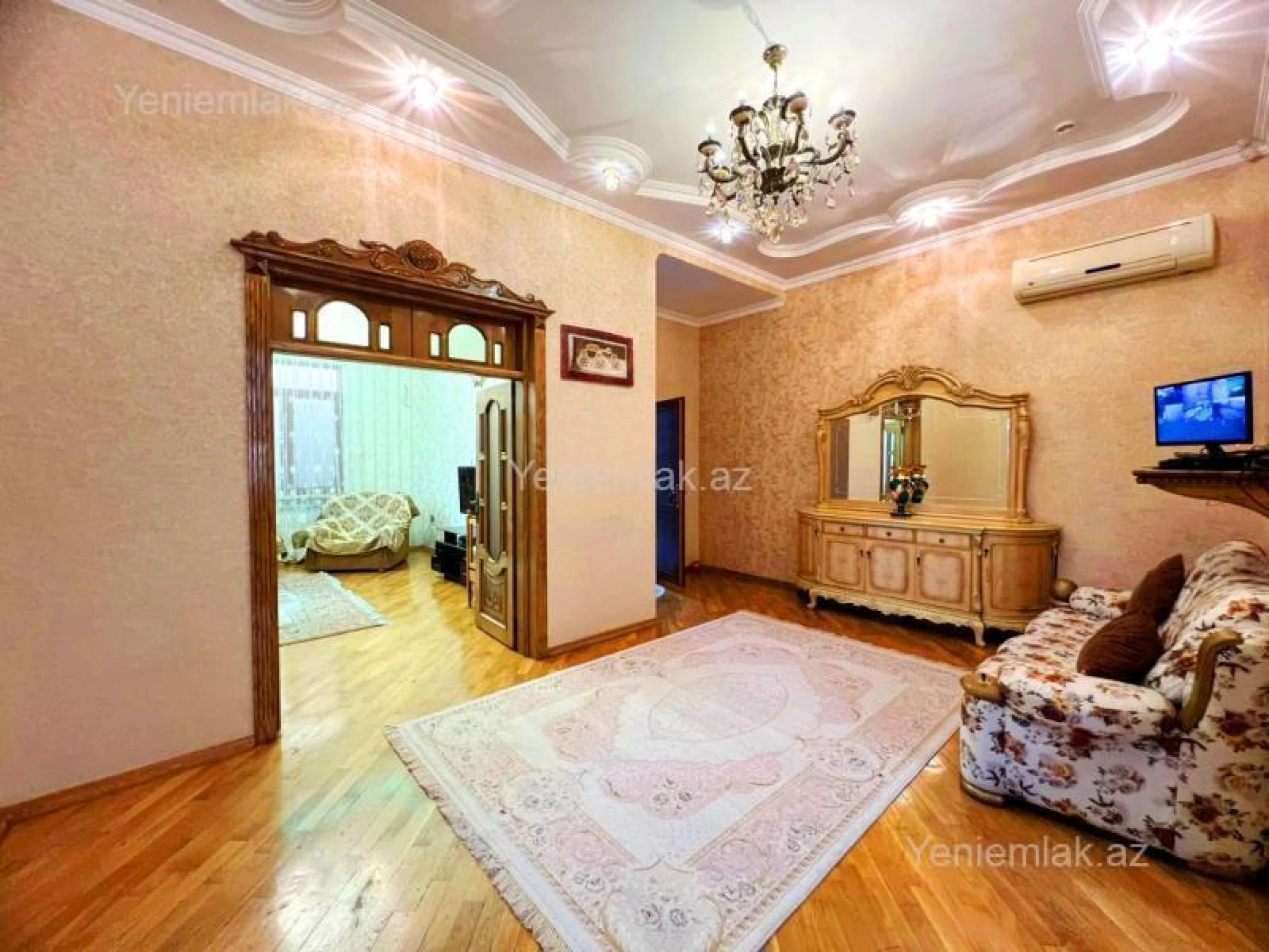 Satılır 7 otaqlı həyət evi 500 m²