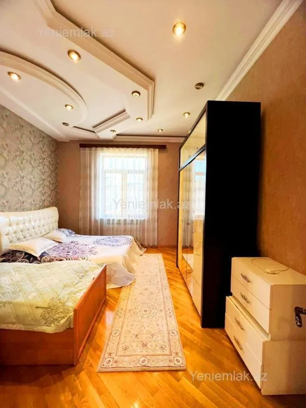 Satılır 7 otaqlı həyət evi 500 m²