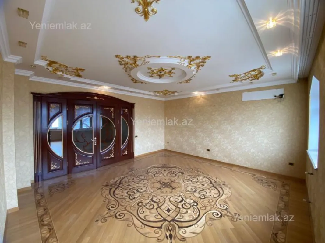 Satılır 5 otaqlı köhnə tikili 180 m²