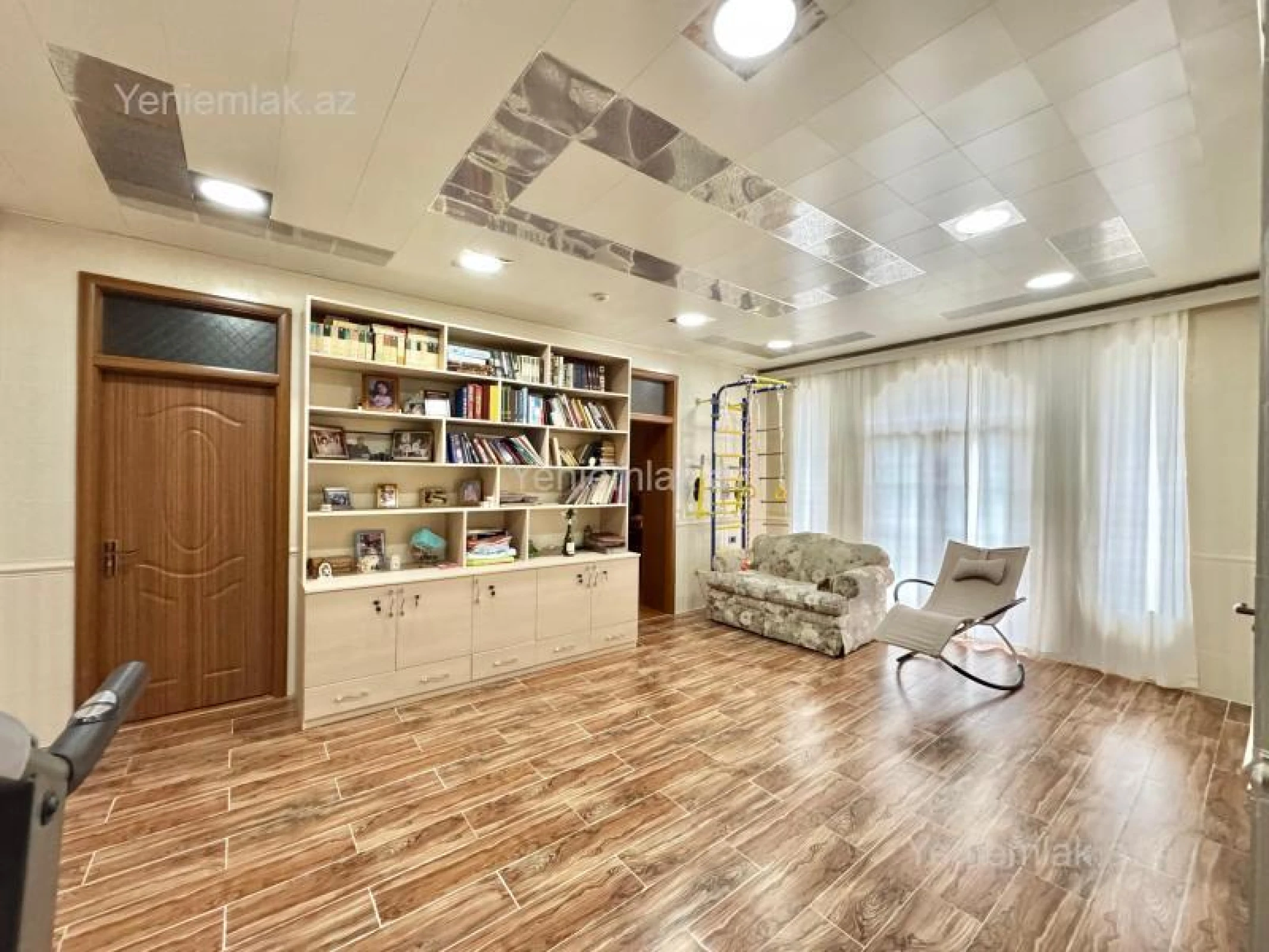 Satılır 6 otaqlı həyət evi 600 m²