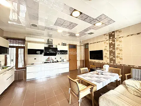 Satılır 6 otaqlı həyət evi 600 m²