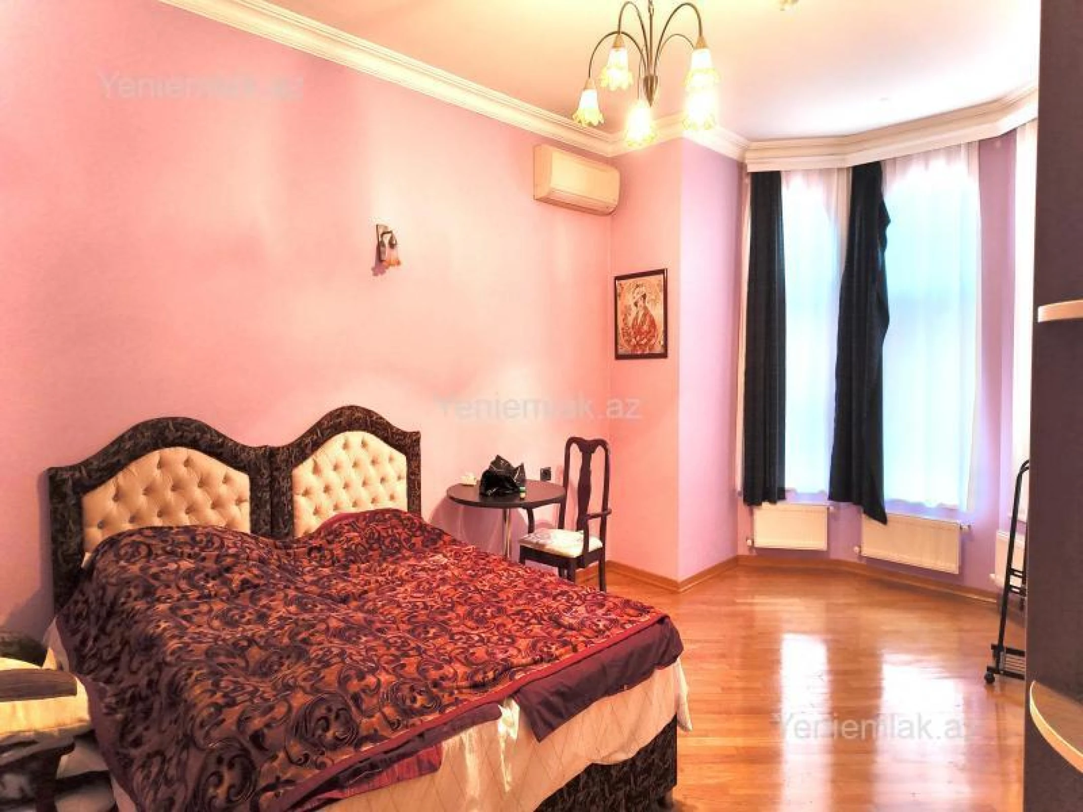 Satılır 6 otaqlı həyət evi 600 m²