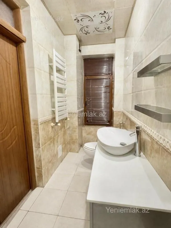 Satılır 6 otaqlı həyət evi 600 m²
