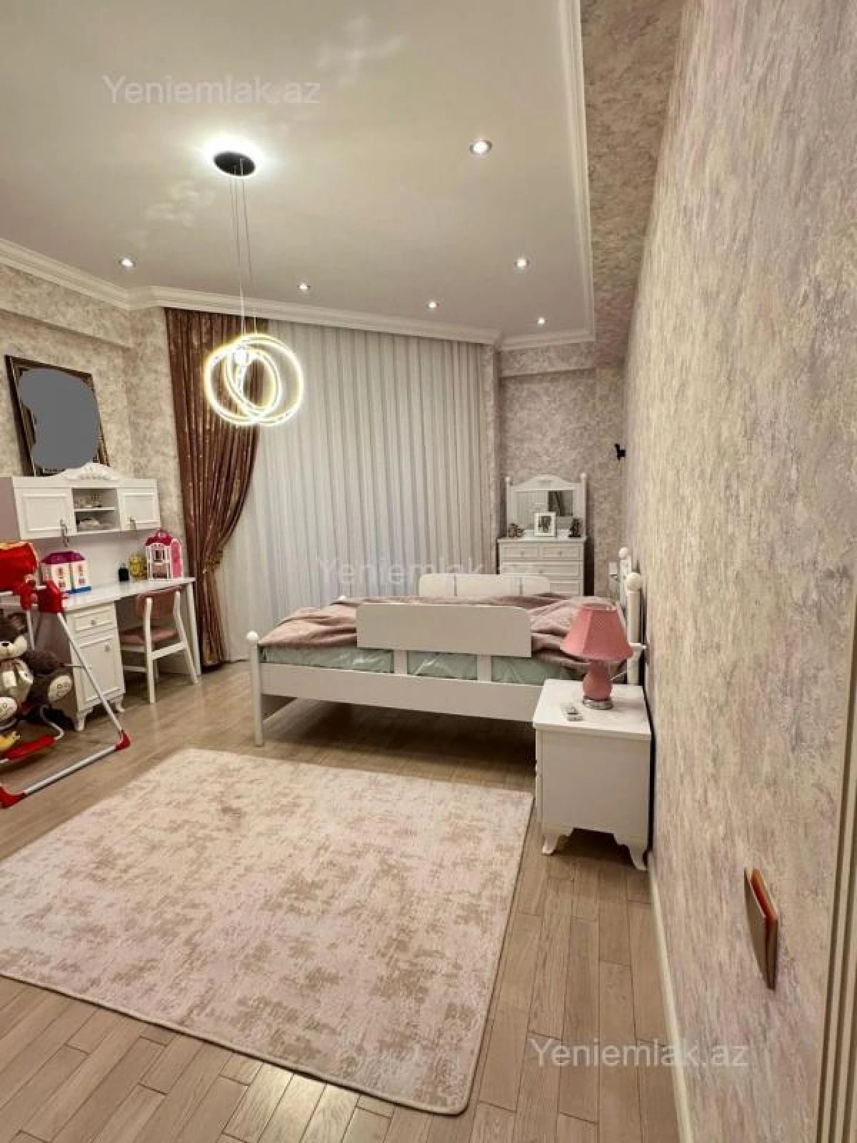 Satılır 3 otaqlı yeni tikili 190 m²