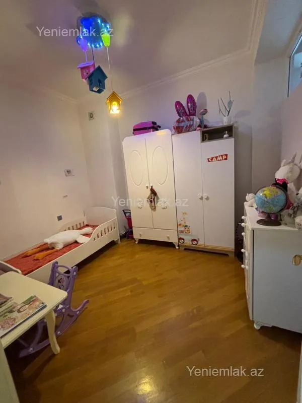 Satılır 3 otaqlı yeni tikili 100 m²