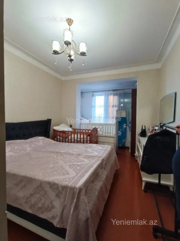 Satılır 2 otaqlı köhnə tikili 70 m²