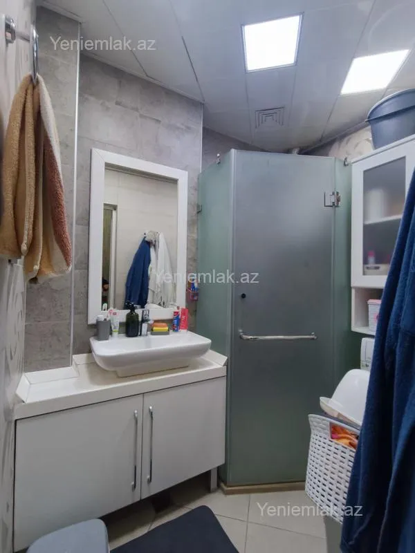 Satılır 2 otaqlı köhnə tikili 70 m²