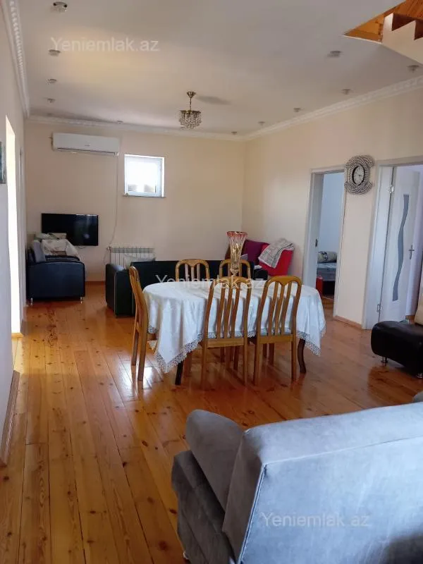 Satılır 5 otaqlı həyət evi 180 m²