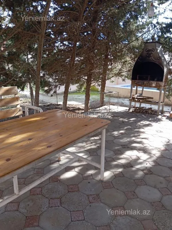 Satılır 5 otaqlı həyət evi 180 m²