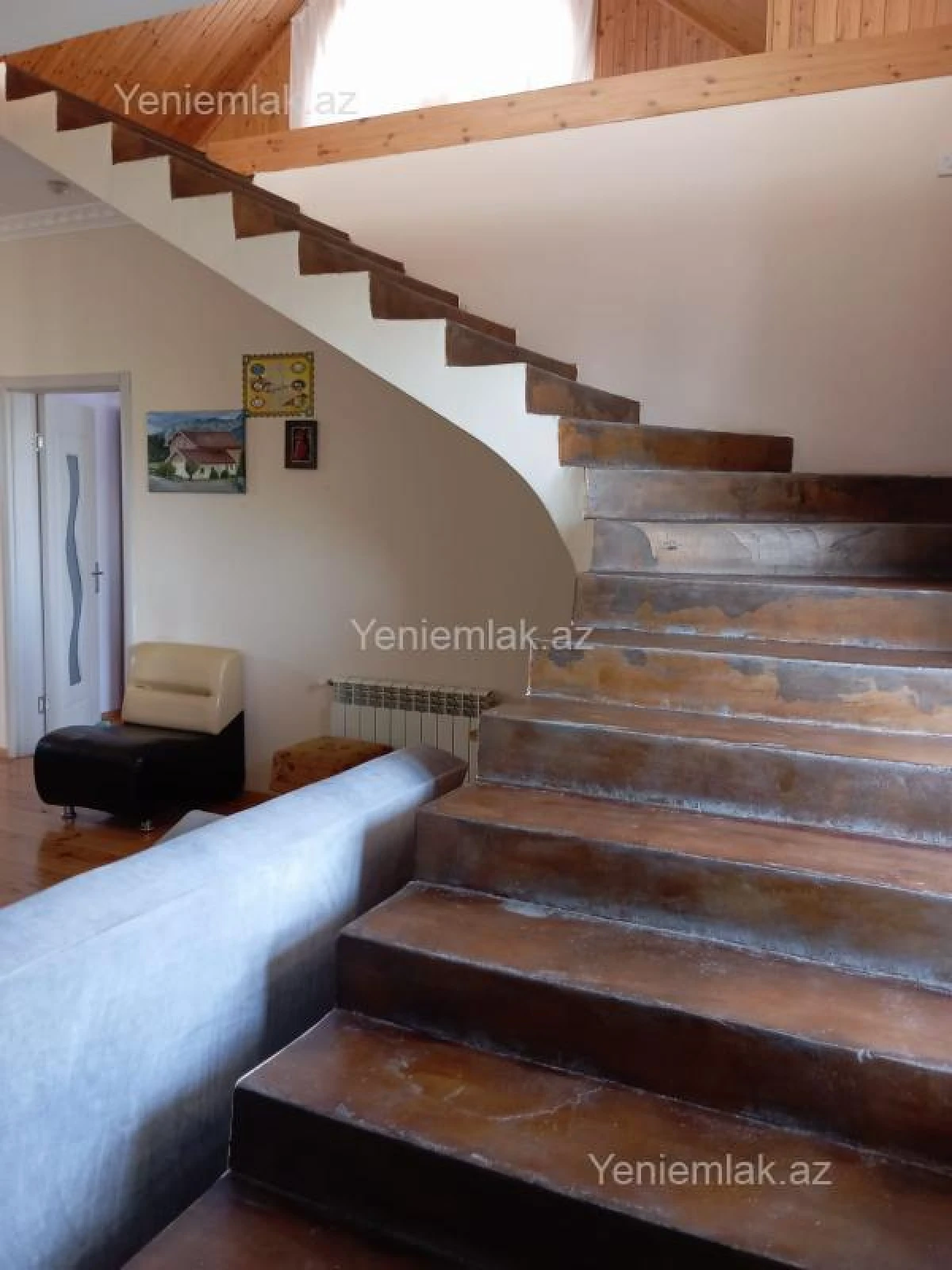 Satılır 5 otaqlı həyət evi 180 m²