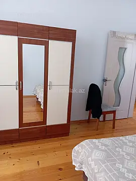 Satılır 5 otaqlı həyət evi 180 m²