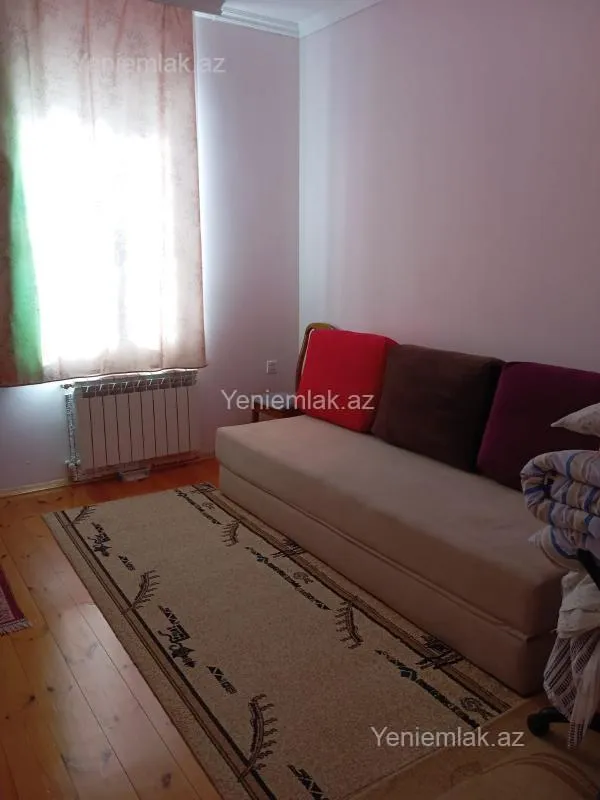 Satılır 5 otaqlı həyət evi 180 m²