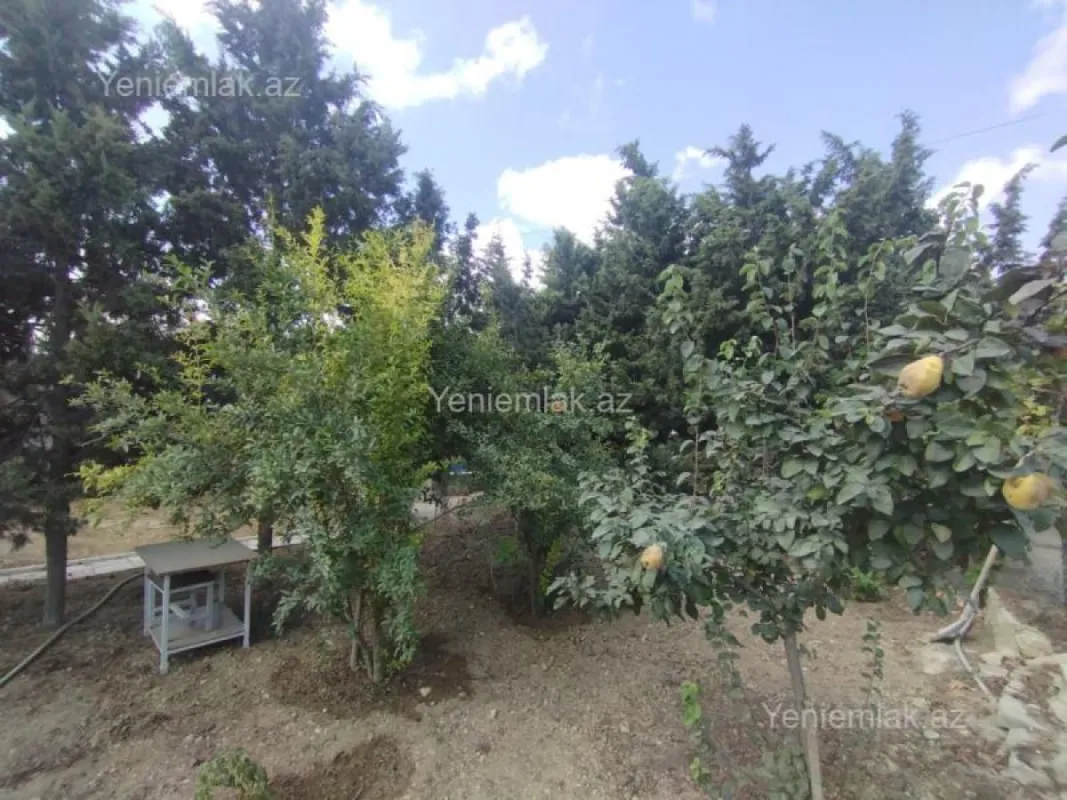 Satılır 5 otaqlı həyət evi 180 m²