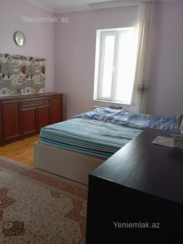 Satılır 5 otaqlı həyət evi 180 m²
