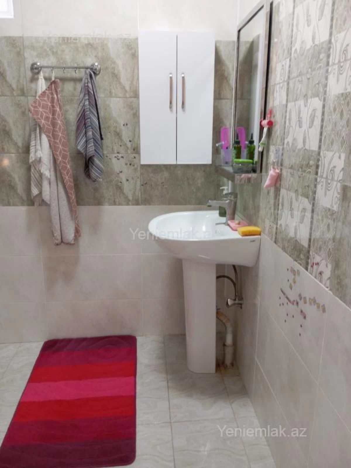 Satılır 5 otaqlı həyət evi 180 m²