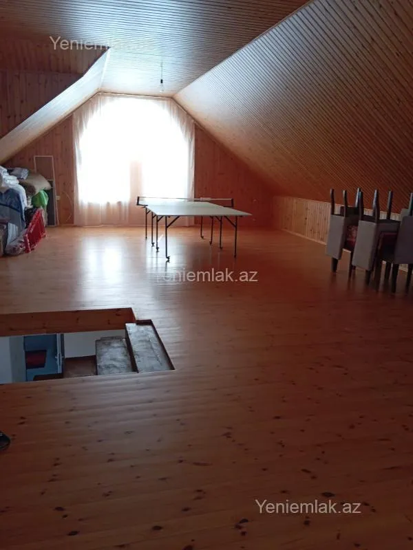 Satılır 5 otaqlı həyət evi 180 m²