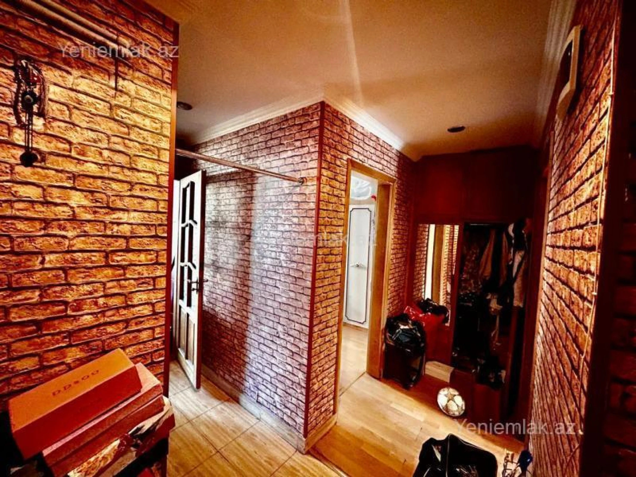 Satılır 2 otaqlı köhnə tikili 60 m²