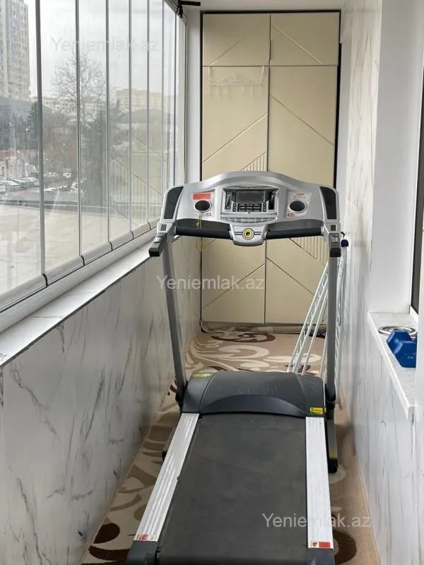 Satılır 4 otaqlı köhnə tikili 130 m²