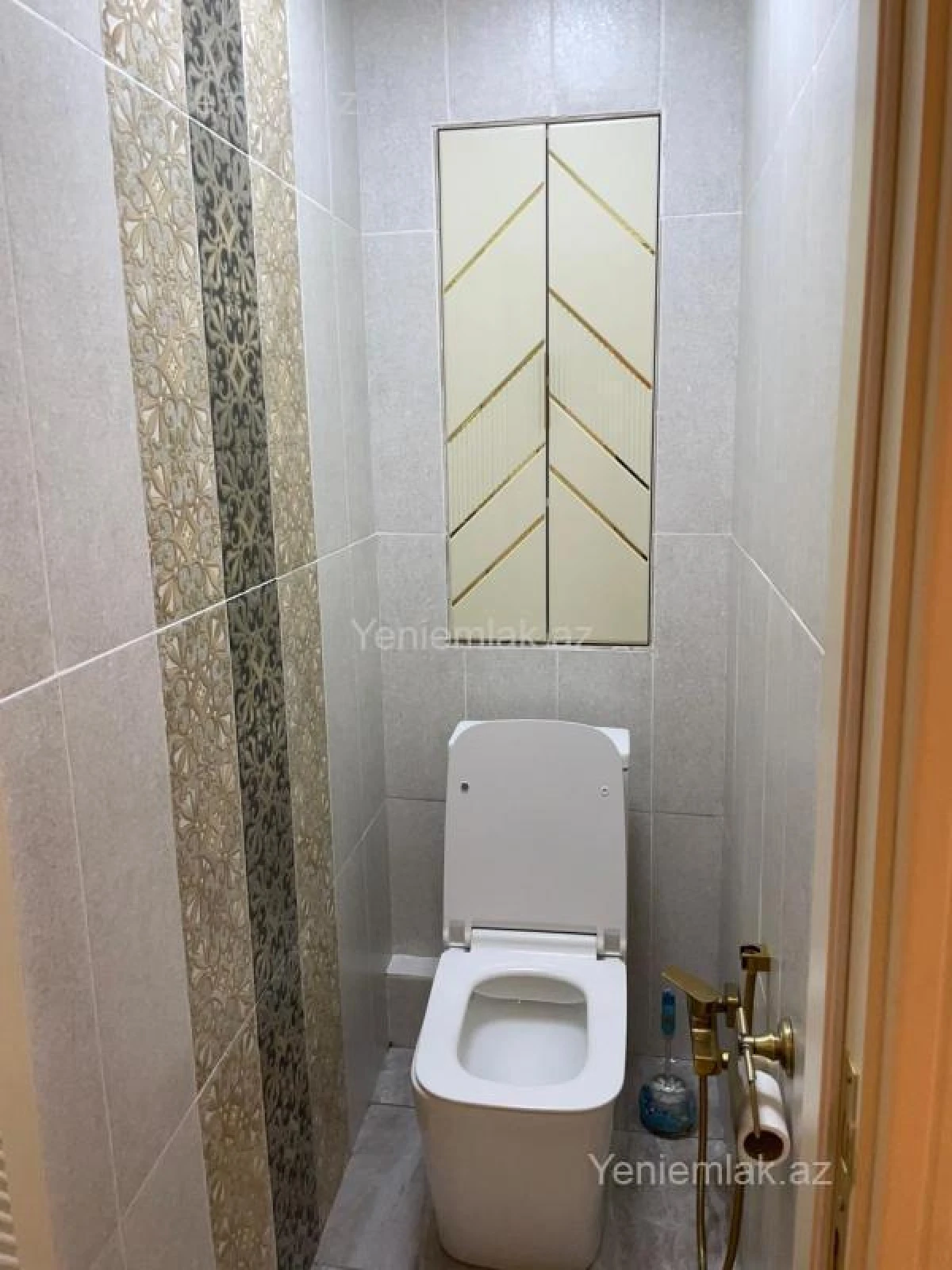 Satılır 4 otaqlı köhnə tikili 130 m²
