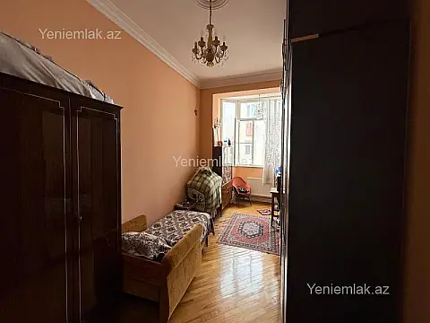 Satılır 4 otaqlı yeni tikili 140 m²