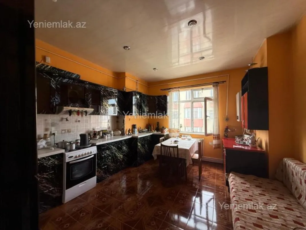 Satılır 4 otaqlı yeni tikili 140 m²