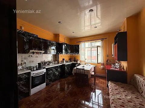 Satılır 4 otaqlı yeni tikili 140 m²