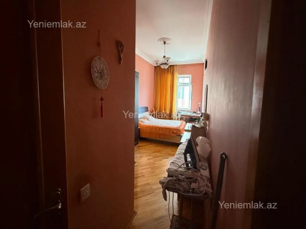Satılır 4 otaqlı yeni tikili 140 m²