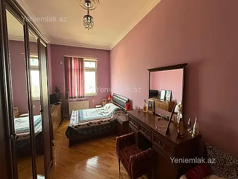 Satılır 4 otaqlı yeni tikili 140 m²