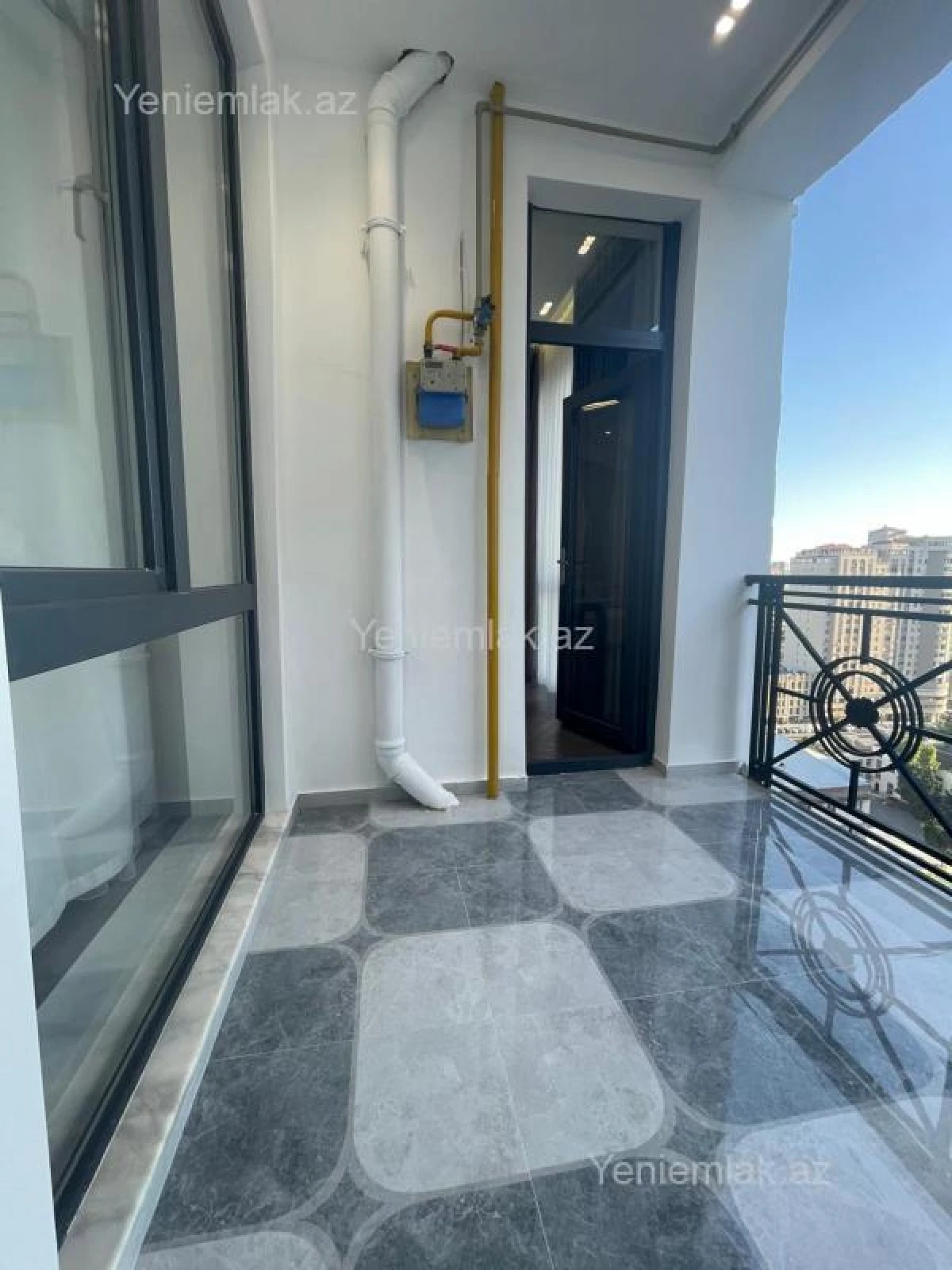 Satılır 2 otaqlı yeni tikili 60 m²