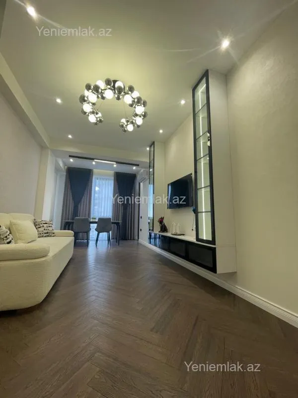 Satılır 2 otaqlı yeni tikili 60 m²
