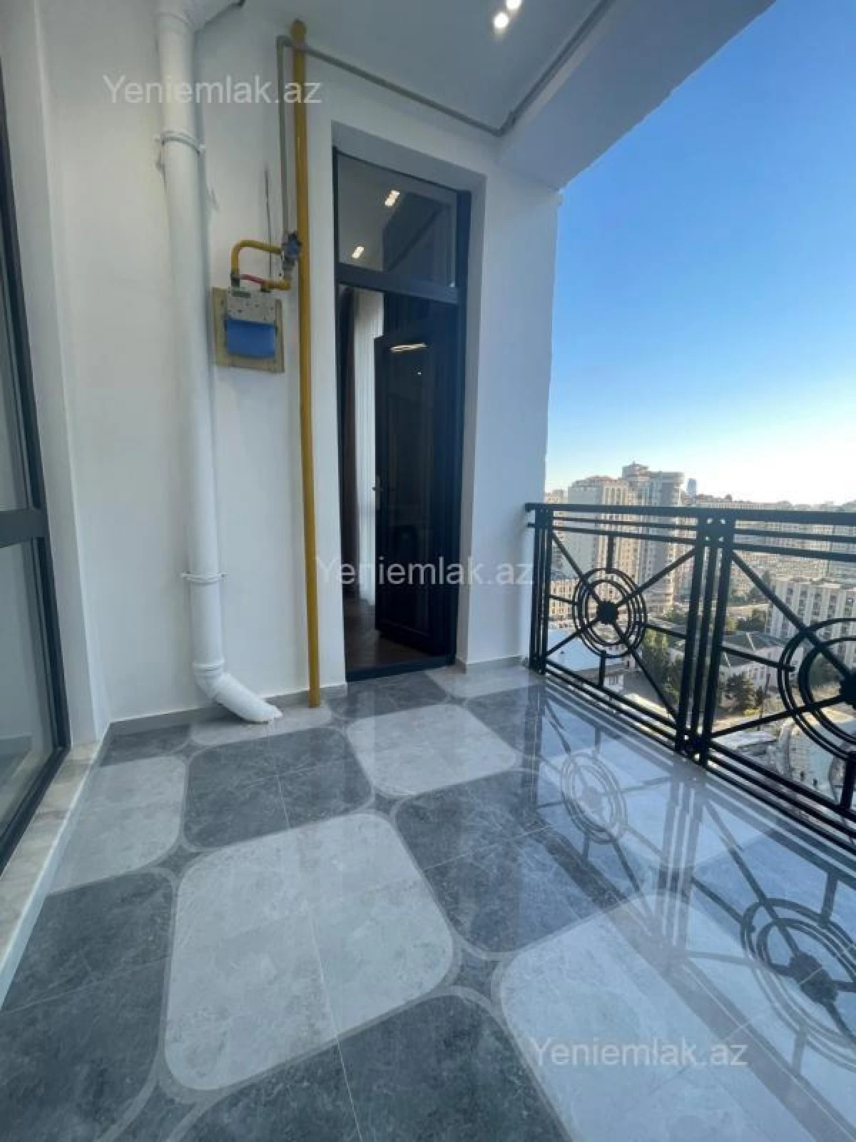 Satılır 2 otaqlı yeni tikili 60 m²