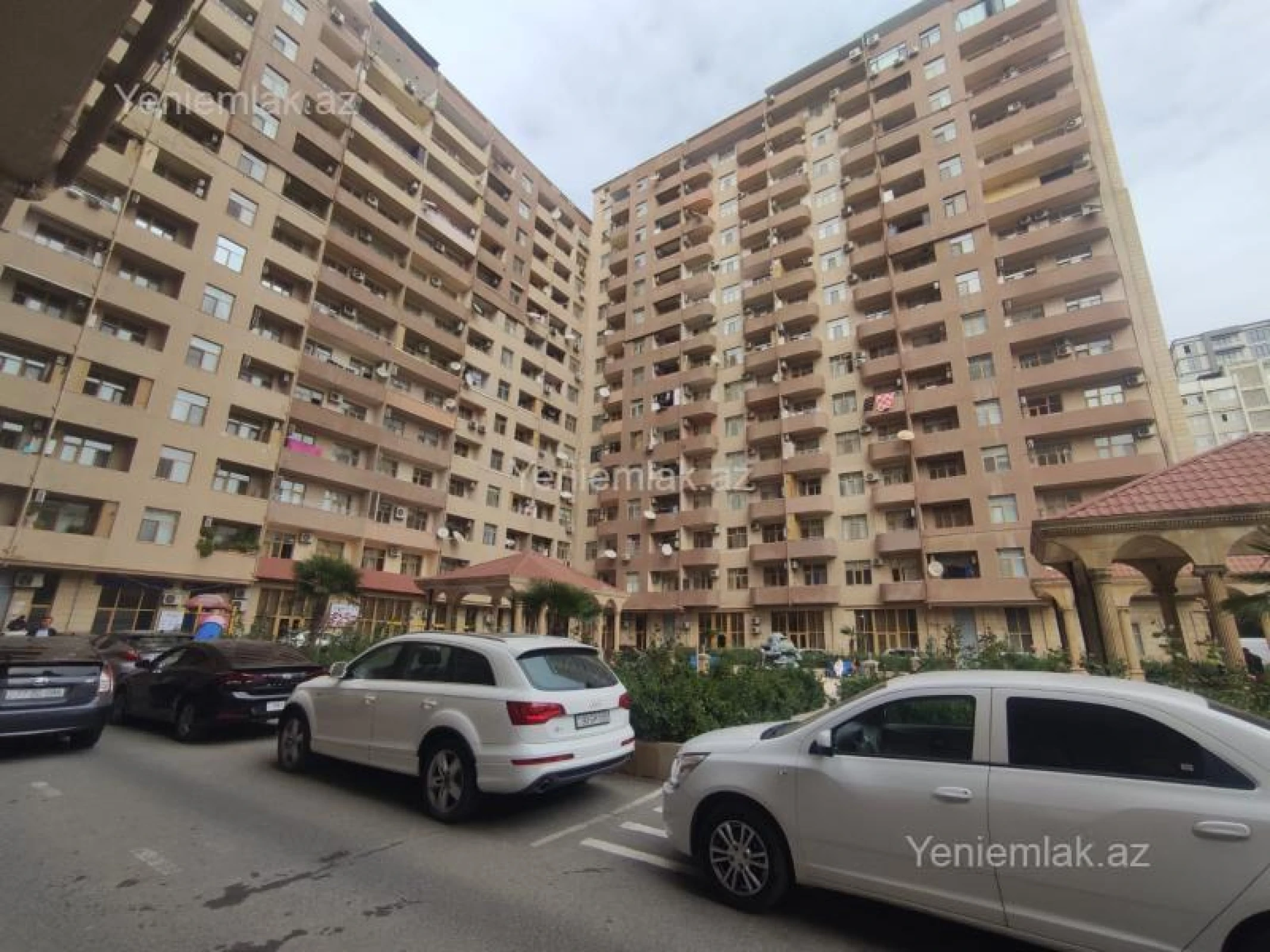 Satılır 3 otaqlı yeni tikili 122 m²